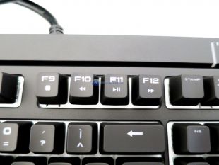 Corsair-Gaming-STRAFE-RGB-12